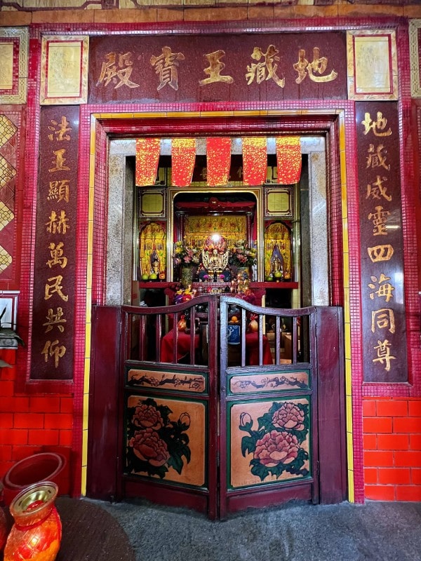 荃灣老圍地藏王殿佛台_地藏菩薩古廟